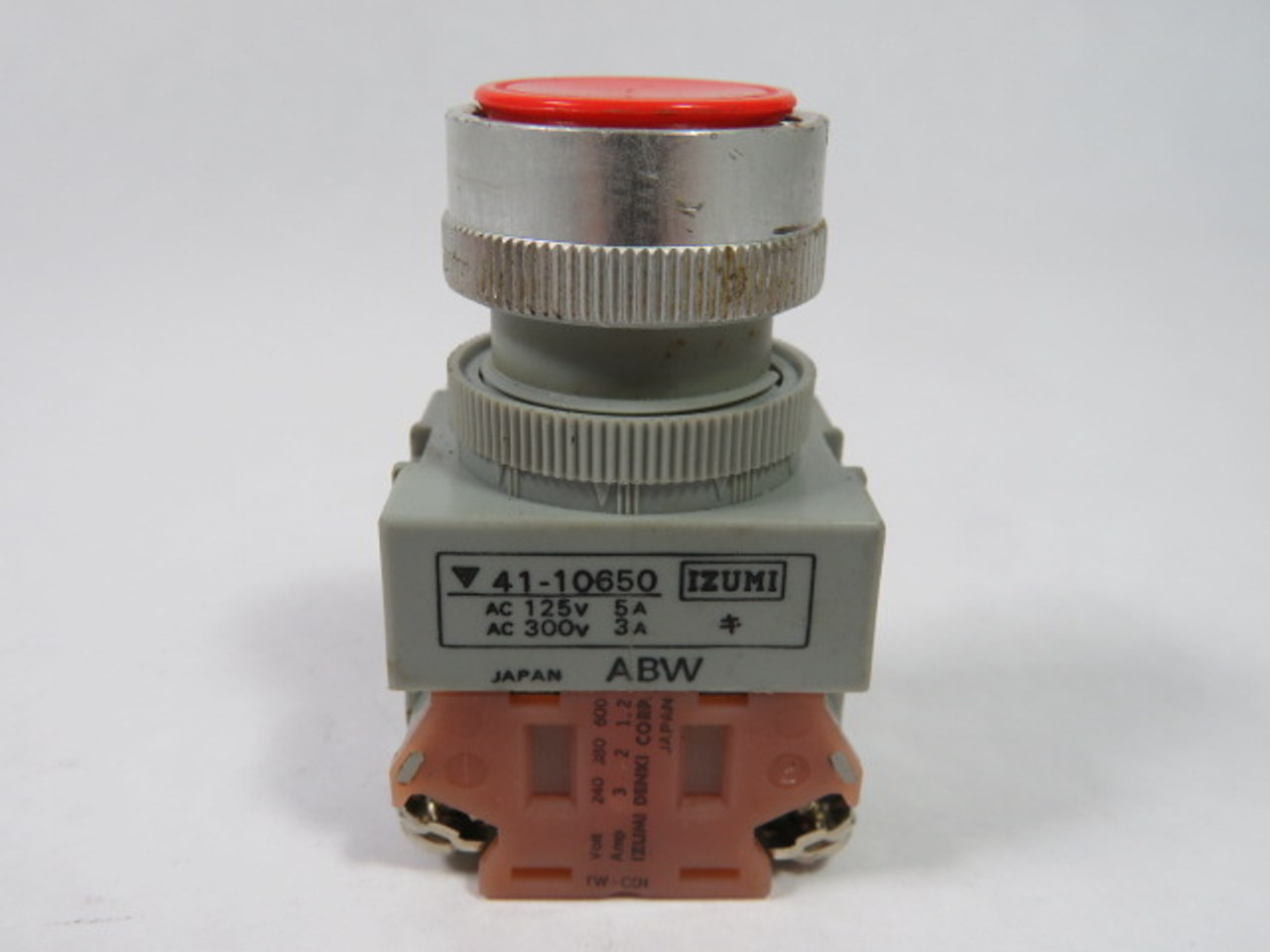 IDEC ABW101-R Push Button125VAC 5A 1NC Red Flush USED
