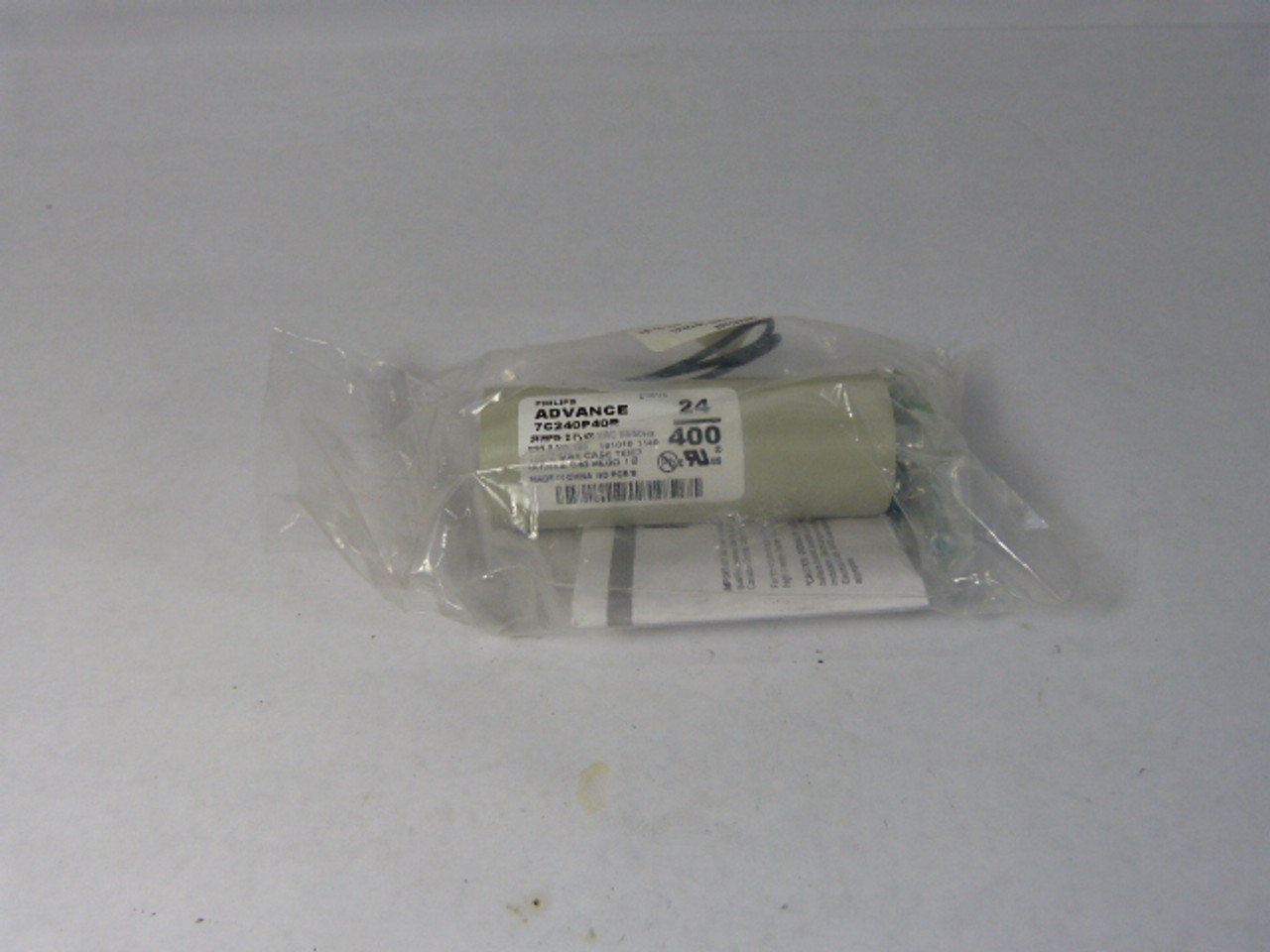 Advance 7C280P30RA/1901301181112 Capacitor 28mfd 300VAC Int. Res. 0.82 ! NWB !
