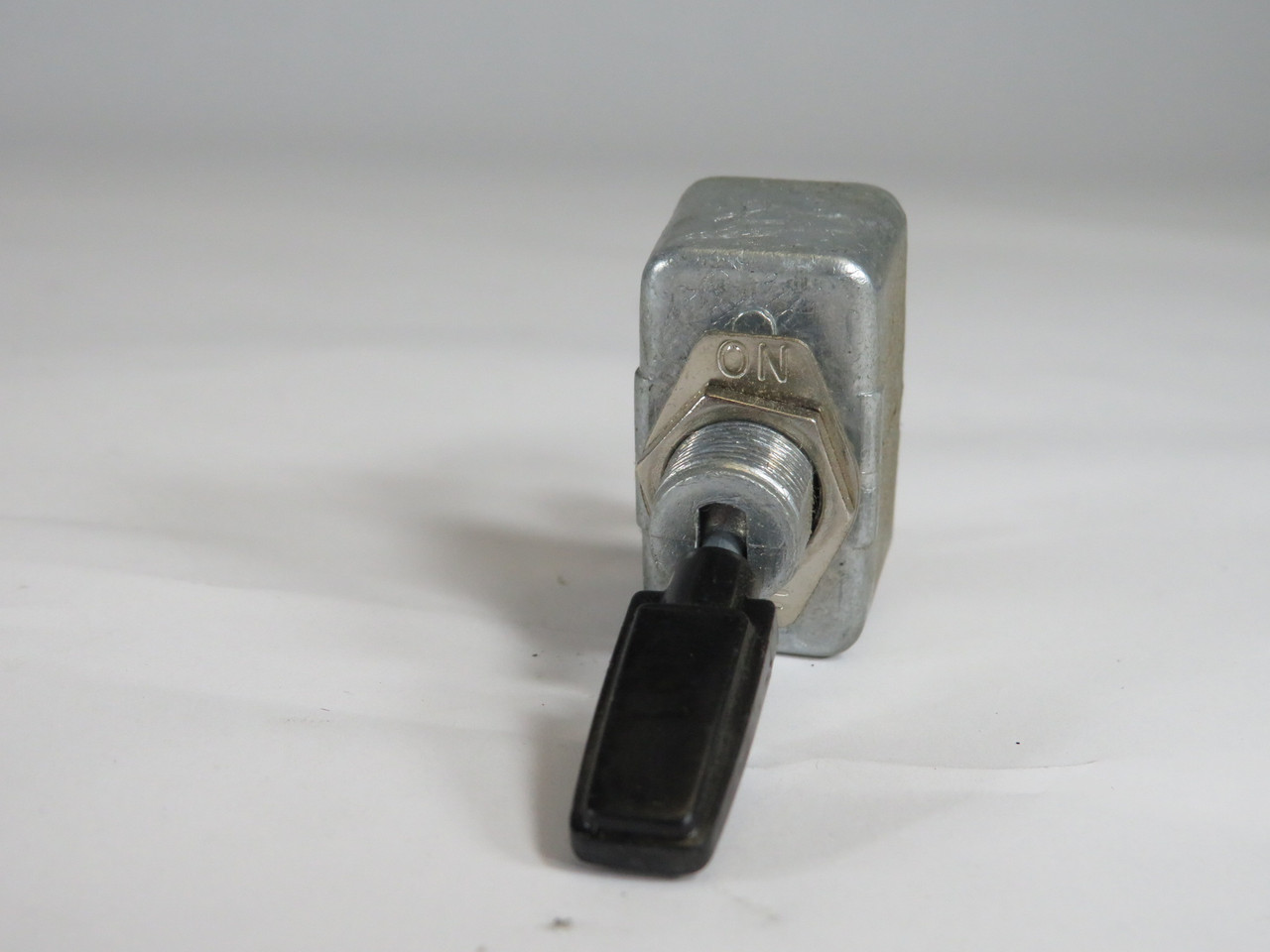 Dominion Auto 76-5012 Heavy Duty Single Pole Toggle Switch NEW