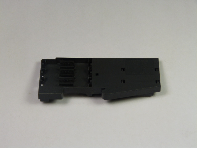 Siemens 6ES7-193-4JA00-0AA0 Terminating Module End Plate USED