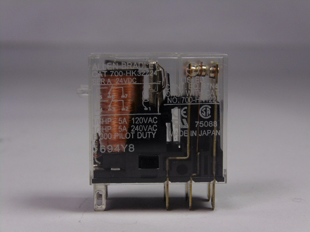 Allen-Bradley 700-HK32Z24 Relay 5 Amp 24Vdc 8 Pin Old Style USED