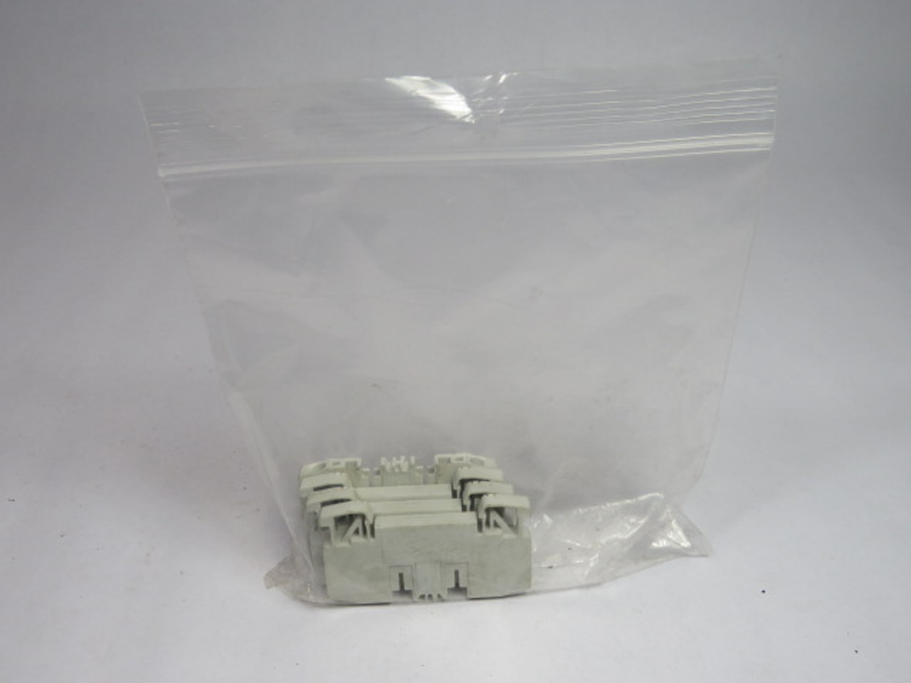 Siemens 8WA2-011-1DG20 Spring Load Terminal Block Lot of 4 WHITE USED