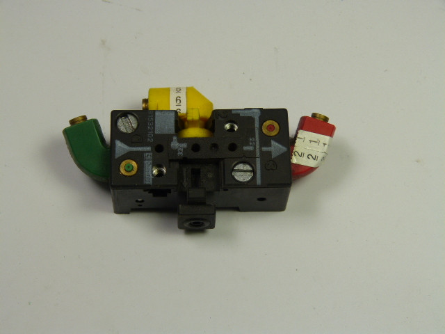 Crouzet 81-532-102 Sub Base For Logic Element USED