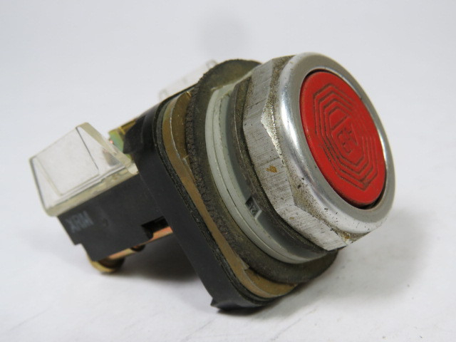 Allen-Bradley 800T-A6D4 Push Button Red Flush Head 1NCLB USED