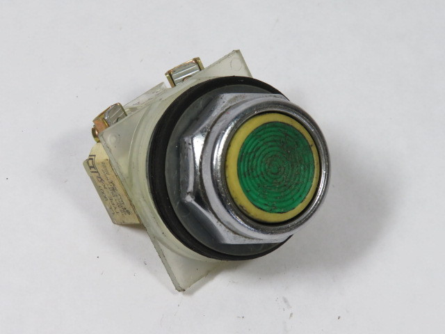Square D 9001-KR1GH5 Push Button 600V 1NO Green Flush USED