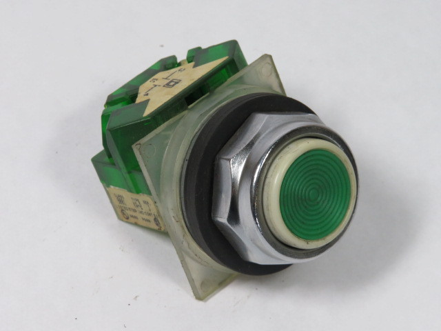 Square D 9001-KR1GH5 Ser J Push Button 3A 240V 1NO Green Flush USED