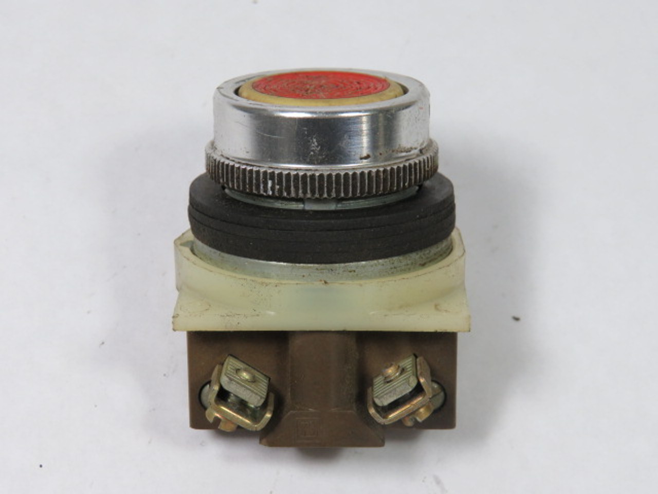 Square D 9001-KR1RH6 Old Style Push Button 6A 720V 1NC Red Flush USED