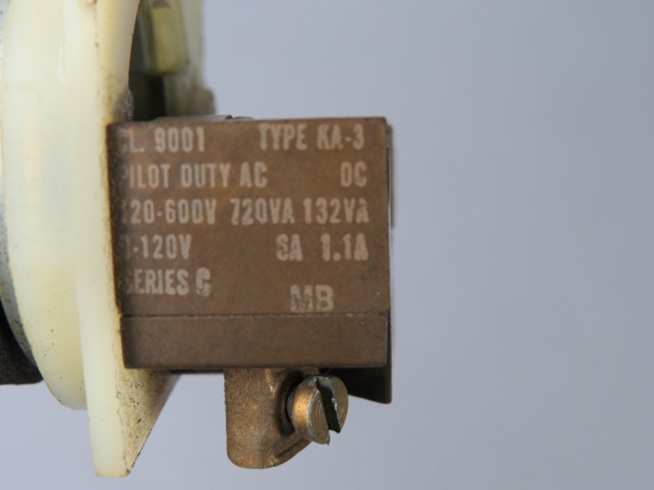 Square D 9001-KR1RH6 Old Style Push Button 6A 720V 1NC Red Flush USED