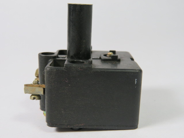 Square D 9001-KM38 Ser F Light Module 110-120V Full Voltage/Resistor USED
