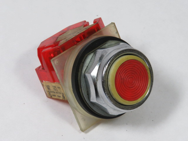 Square D 9001-KR1RH6 Ser J Push Button 3A 240V 1NC Red Flush USED