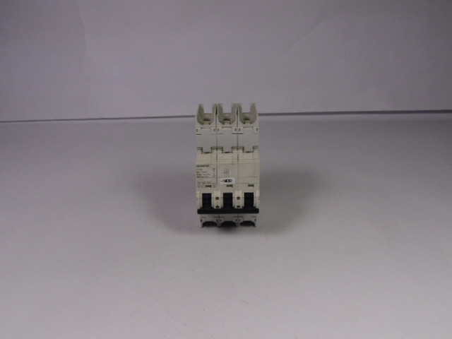 Siemens 5SJ4330-7HG41 Circuit Breaker 3Pole 30Amp USED