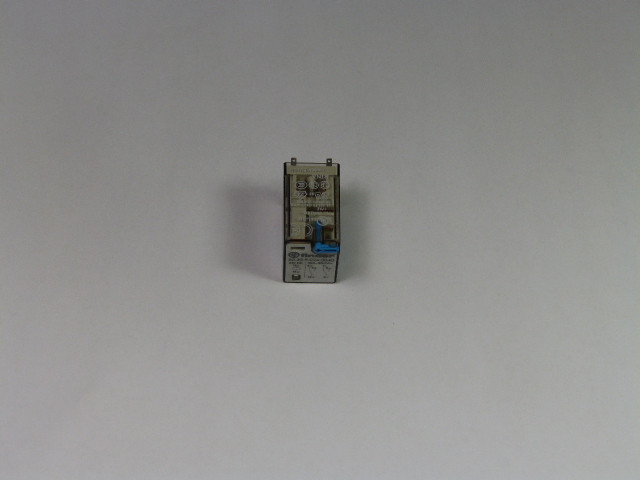 Finder 55.32.9.024.0040 Plug In Relay 24VDC 10A Lockable Test Button  USED