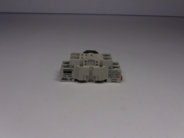 Dayton 2A582N 8 Blade Relay Socket 10A 300V USED