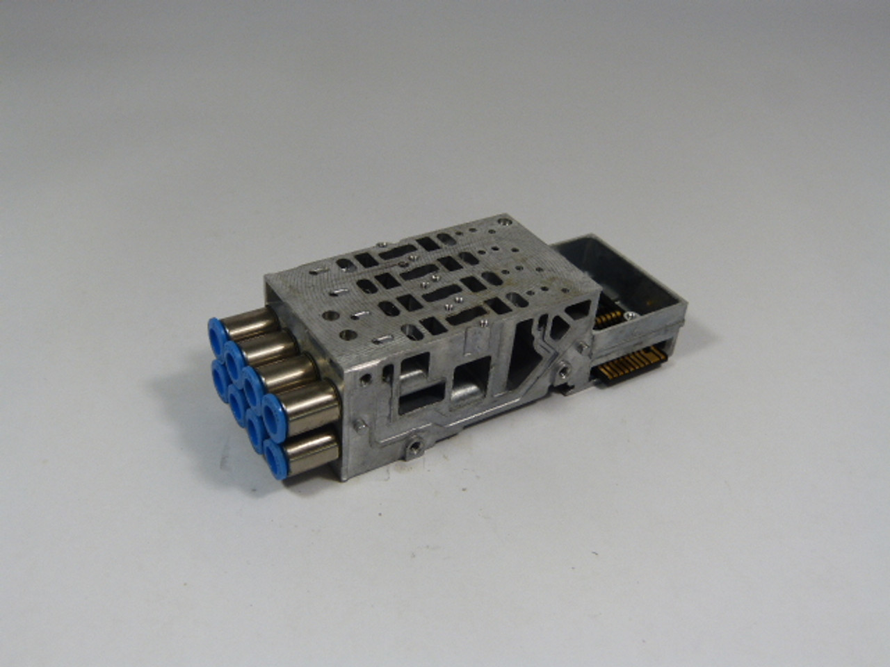 Festo 533352 VMPA1-FB-AP-4-1 Solenoid Sub-Base Manifold Block USED