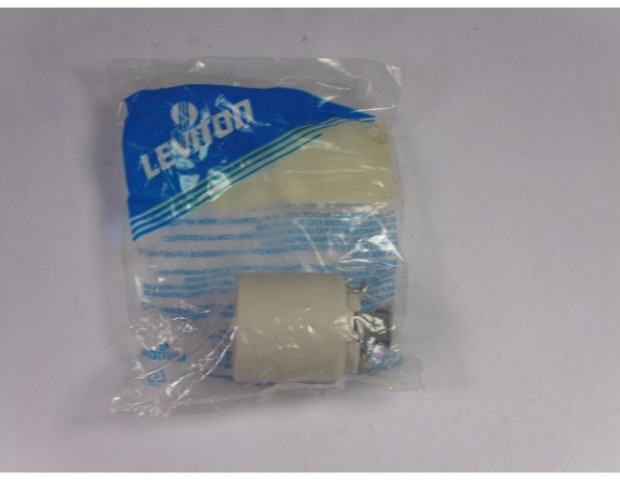 Leviton 3152-8 Incandescent Unglazed Porcelain Lamp Holder ! NWB !