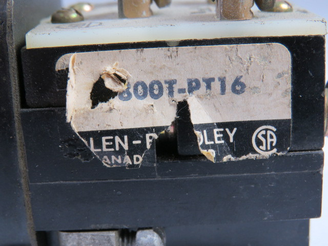 Allen-Bradley 800T-PT16 Vintage Push-to-Test Pilot Light 120VAC No Lens USED