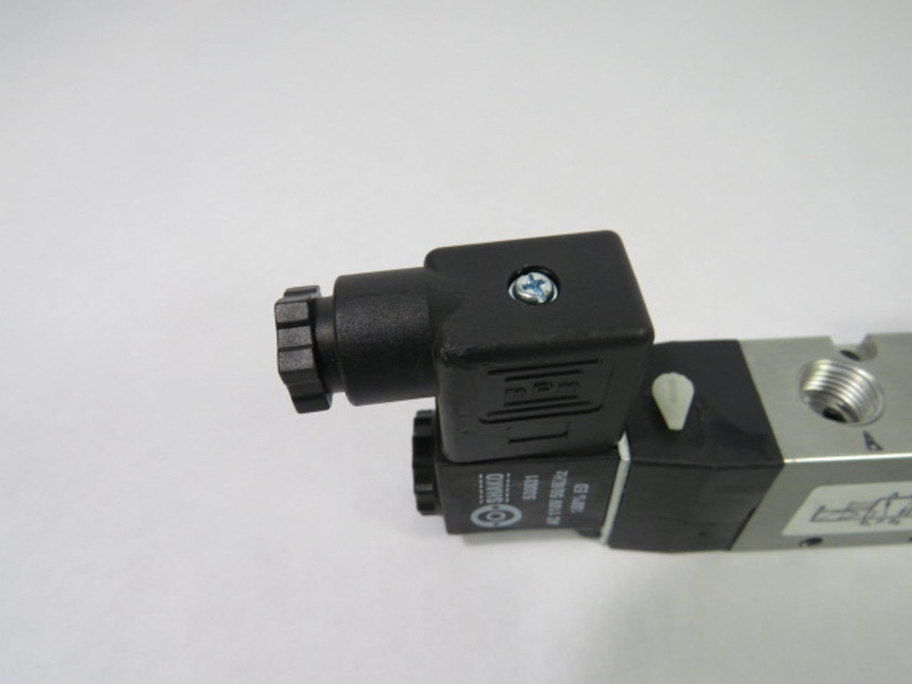 AirMax 78.5227 5/2 Solenoid Valve 1/4"NPT 120VAC 150PSI USED