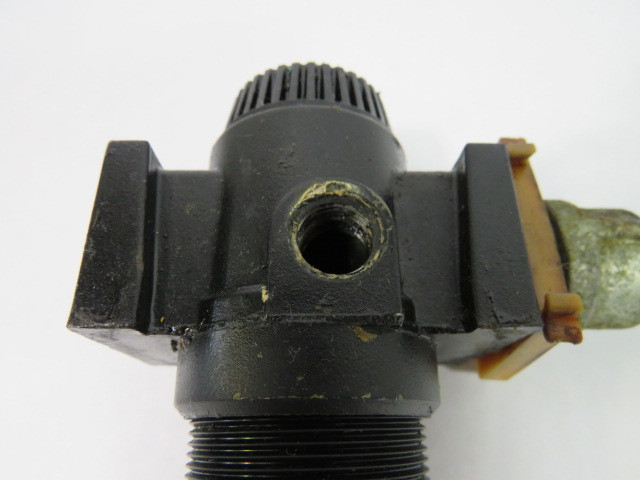 Ross 5211B3015 Self Relieving Regulator 3/8"NPT 200PSIG 14BAR 100scfm USED