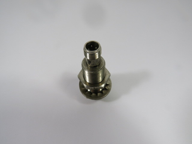 Allen-Bradley 872C-M8NP18-D4 Proximity Sensor 10-30VDC 400mA 8mm USED
