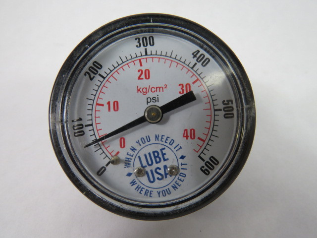 Lube USA Dry Pressure Gauge 600PSI 45kg/cm2 2" Diameter 3/8"NPT USED
