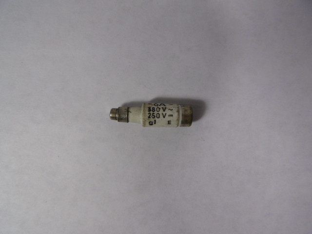 Siemens NEOZED-6 Ceramic Bottle Fuse 6amp USED