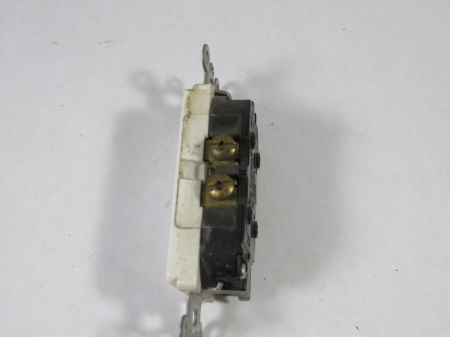 Leviton T5325-W Duplex Receptacle White 15A 125V USED