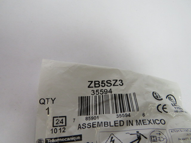 Telemecanique ZB5SZ3 Blanking Plug for 22mm Hole ! NWB !