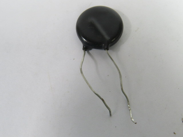 CKE Z250LA40A Varistor 250/330AC/DC 650V 6500A Lot of 9 USED