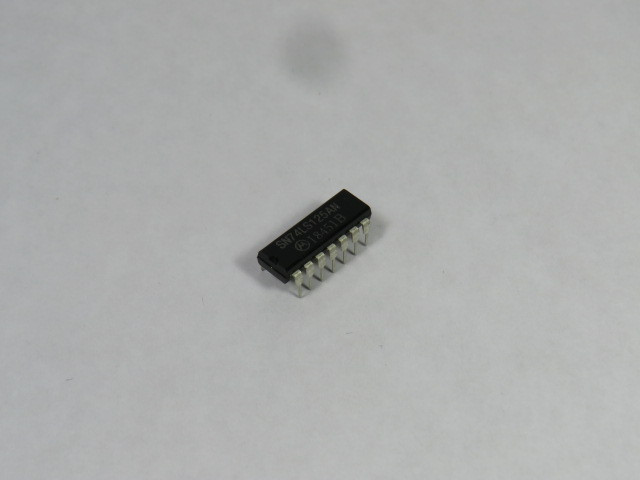 Motorola SN74LS125AN Quadruple Bus Buffer W/ 3-State Output IC Chip USED