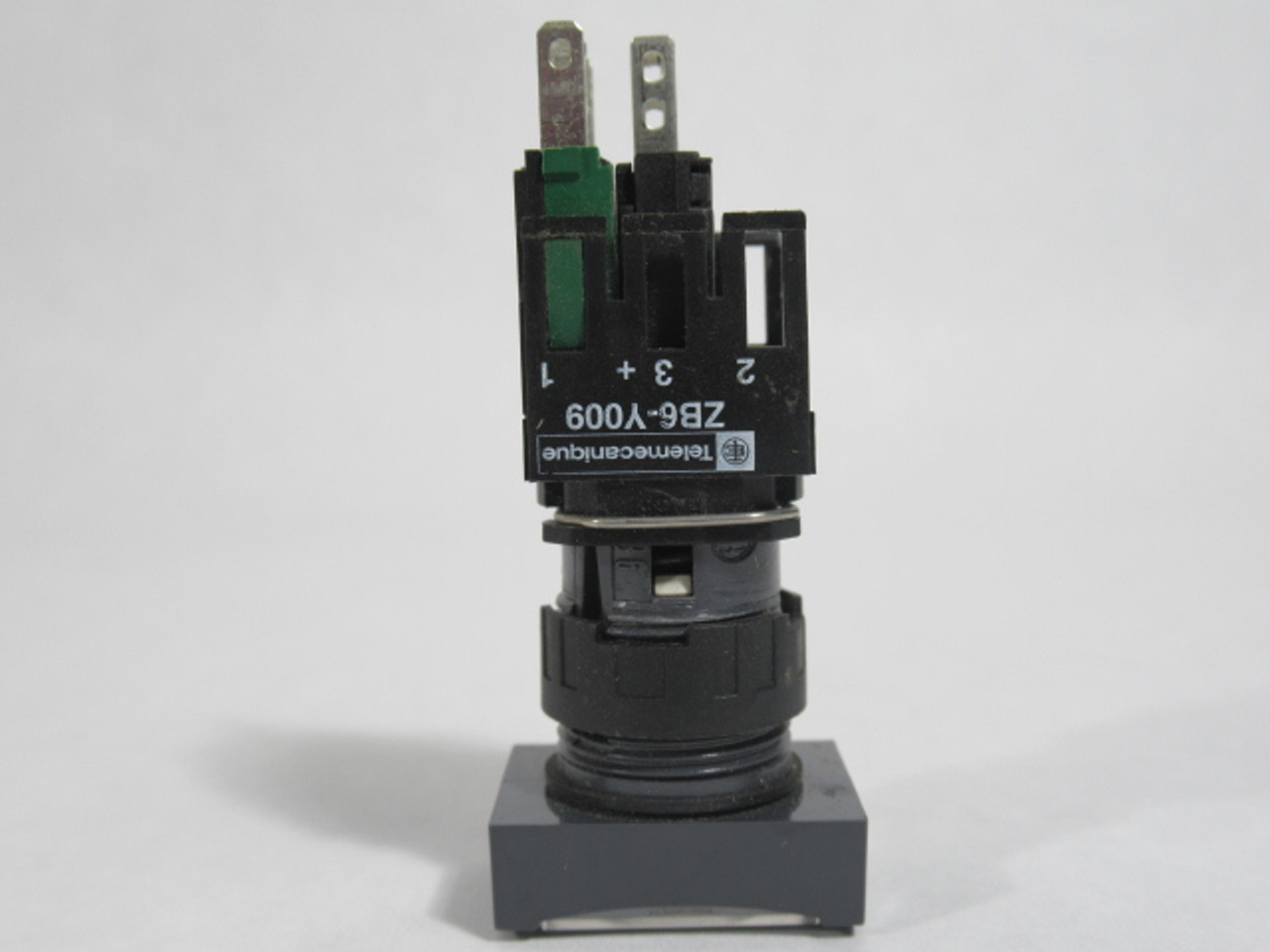 Telemecanique XB6DW1B1B Flush Spring Return Push Button 240Vac N.O. USED