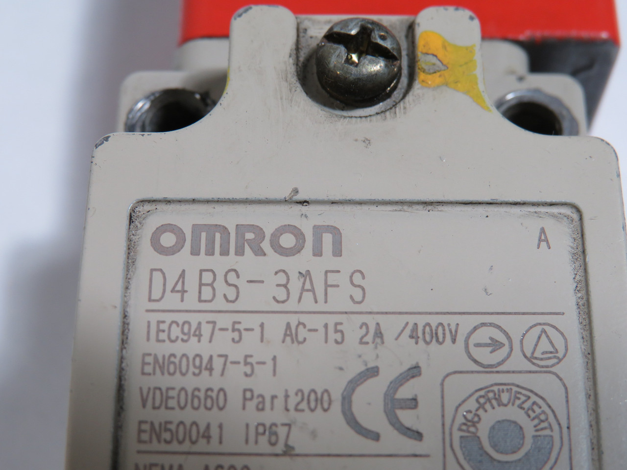 Omron D4BS-3AFS Safety Switch 10A 600 VAC No Key COSMETIC DMG USED