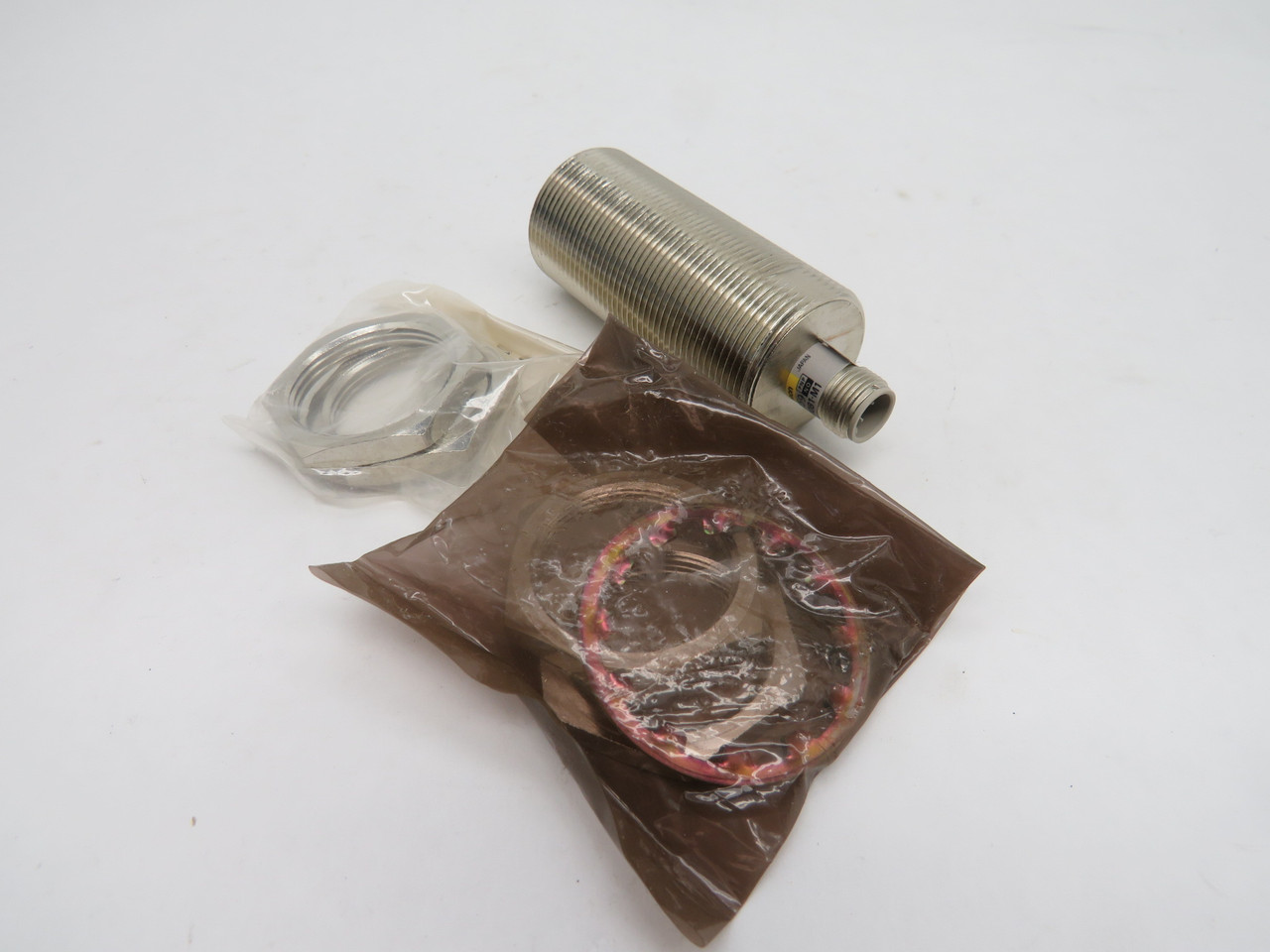 Omron E2E2-X10B1-M1 Proximity Sensor 12-24VDC NEW