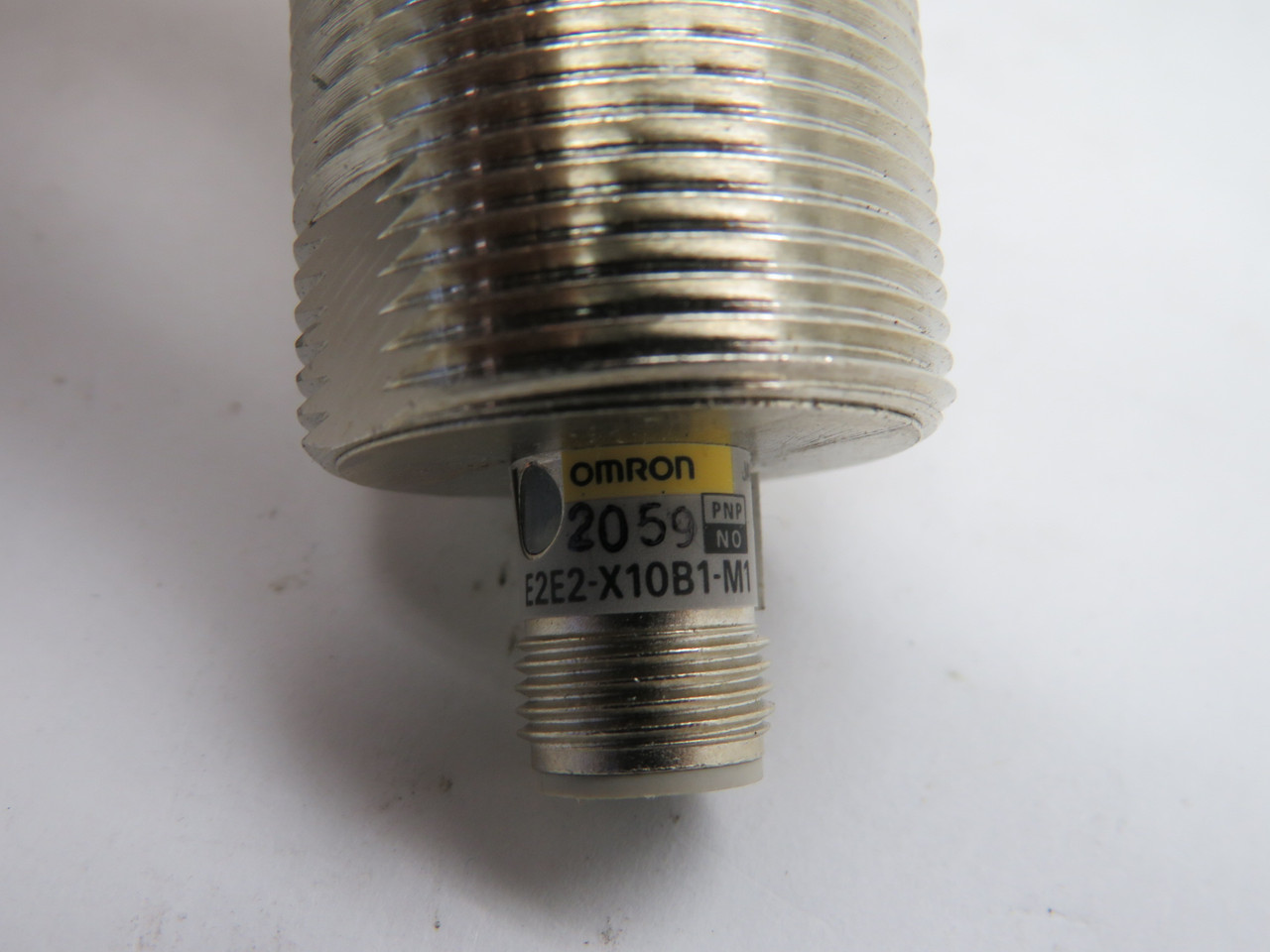Omron E2E2-X10B1-M1 Proximity Sensor 12-24VDC NEW