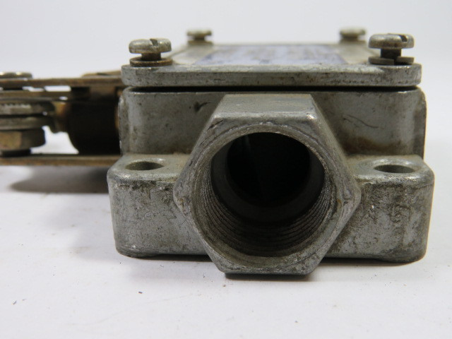 Honeywell BAF1-2RN2 Limit Switch Top Roller USED