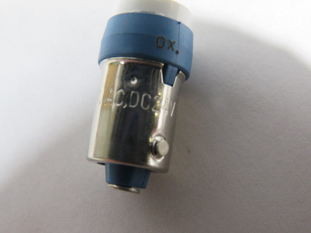 IDEC LSTD-2S Pilot Light LED Bulb BA9S Base 24VAC/DC 10/11mA BLUE Lot of 12 USED