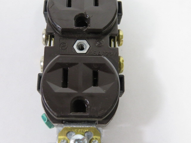 Leviton BR15 Duplex Receptacle 15A 125V 3W 2P USED