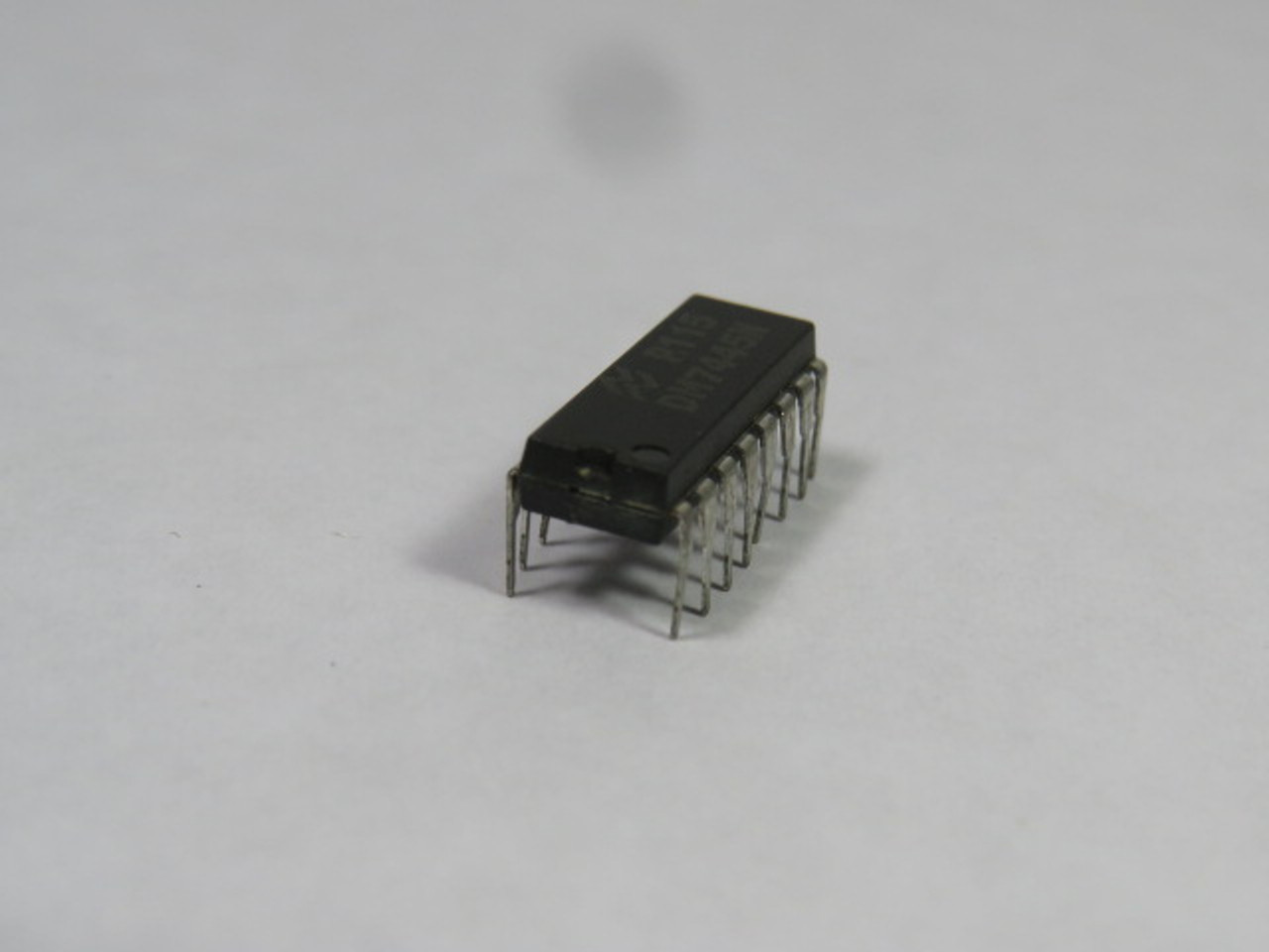 National DM7445N Semiconductor IC Chip USED