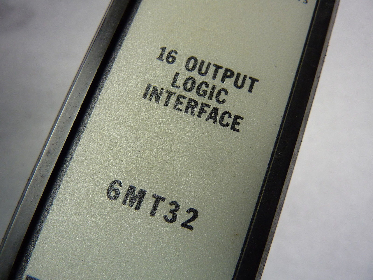Texas Instruments 6MT32 16-Point Logic Interface Output Module USED