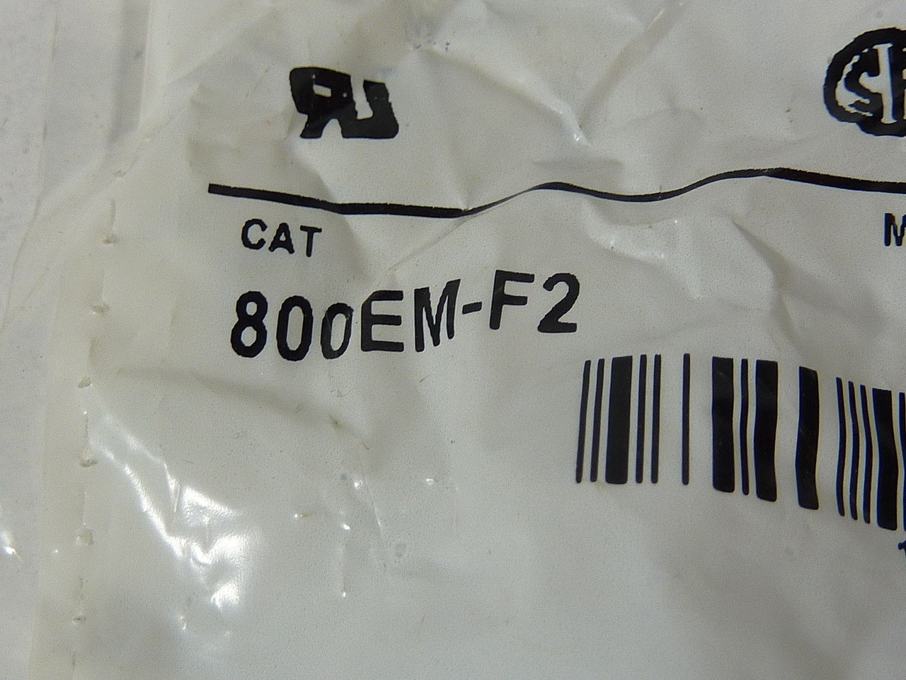 Allen-Bradley 800EM-F2 Flush Pushbutton Black ! NEW !