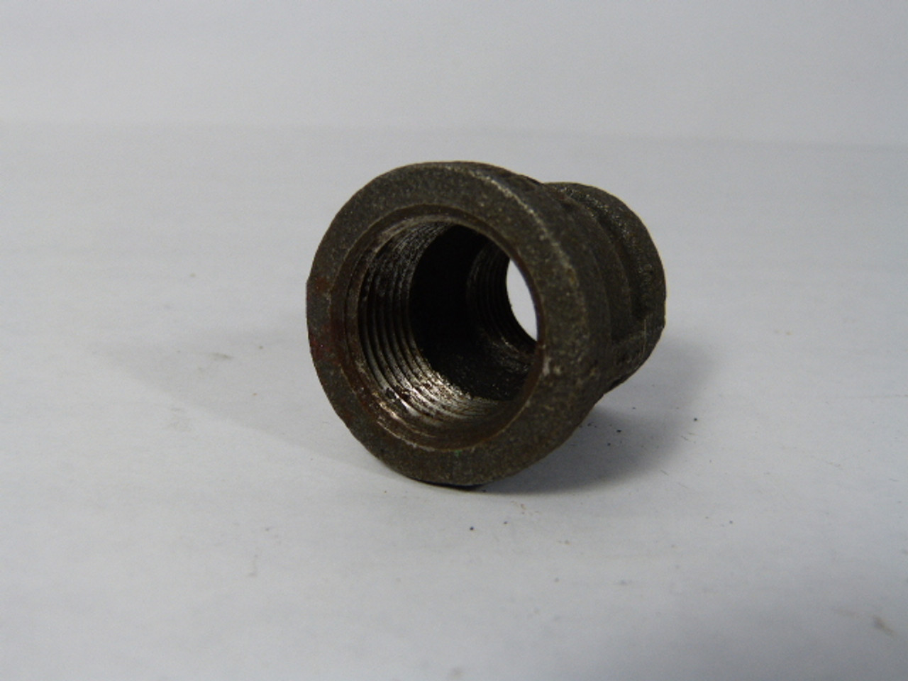 Aqua-Dynamic 5521-343 Black Iron Reducer Coupling 3/4 x 1/2 Female Thread USED