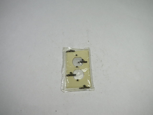 Leviton 701-86003 Indoor Plug Receptacle Cover Lot of 5 ! NEW !