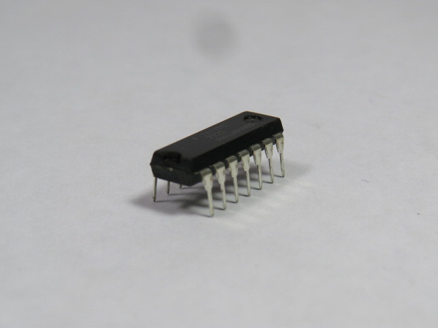Fairchild 7411PC Semiconductor IC Chip USED