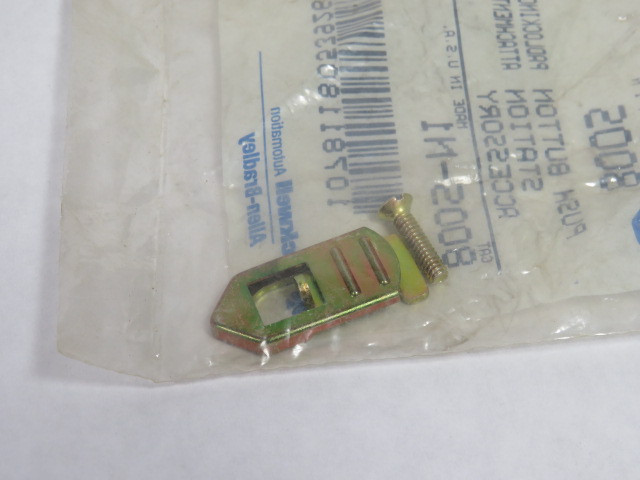 Allen-Bradley 800S-N1 Locking Attachment ! NWB !