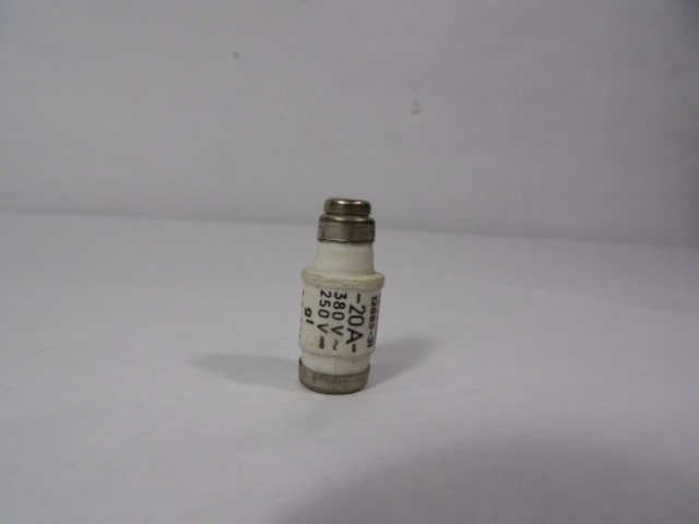 Siemens 12885-31 Ceramic Bottle Fuse 20amp 380V USED