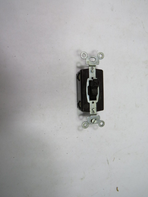 Hubbell 1101 Brown Toggle Switch 15 Amp 120-277 Volt USED