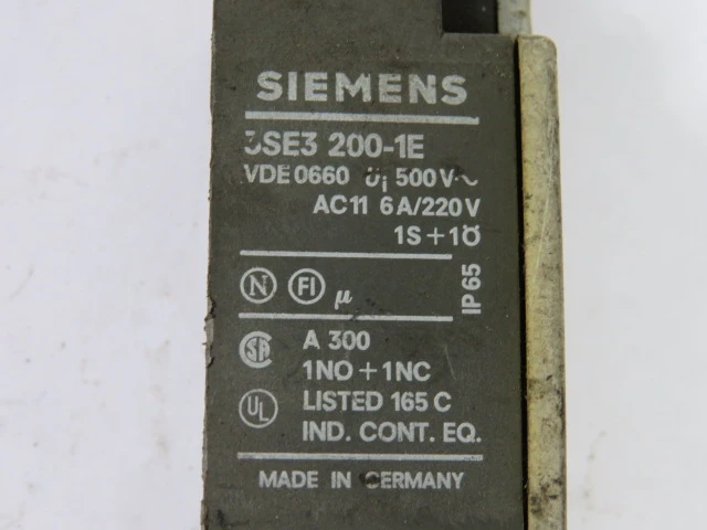Siemens 3SE3-200-1E Limit Switch NO HEAD USED