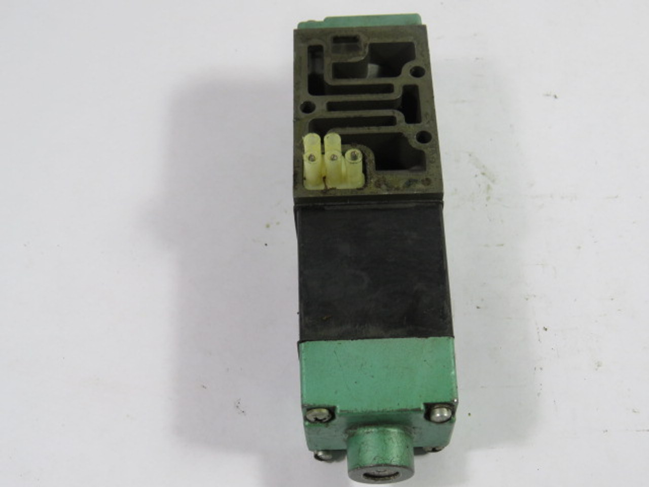 Numatics 152SA43AK Solenoid Valve 120V 60Hz .09A USED