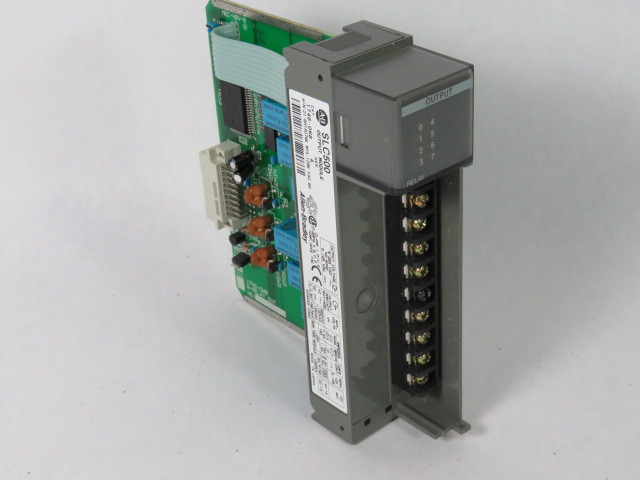 Allen-Bradley 1746-OW8 Series A Output Module 5-265VAC 50/60Hz NO DOOR USED