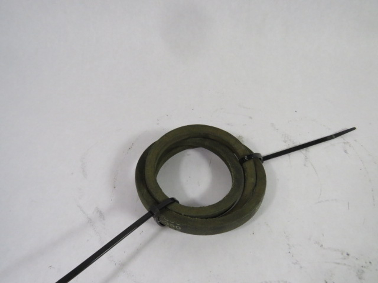 S.W.R. Industries Ltd. Three Five 4L-350 V-Belt 1/2" Width 35" Length ! NOP !