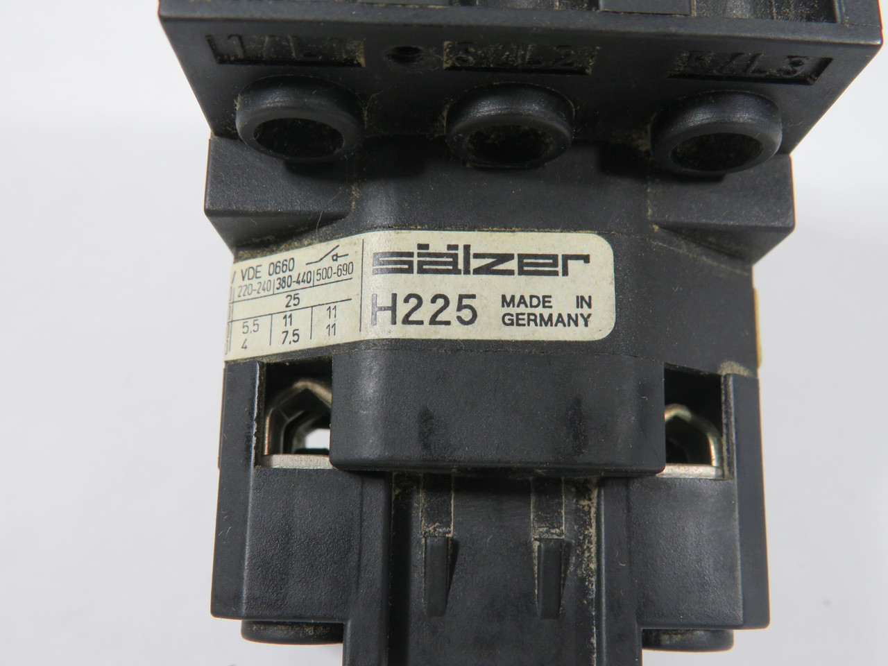 Salzer H225-41300 Disconnect Switch 25A 600V 3P SHELF WEAR/NO KNOB USED